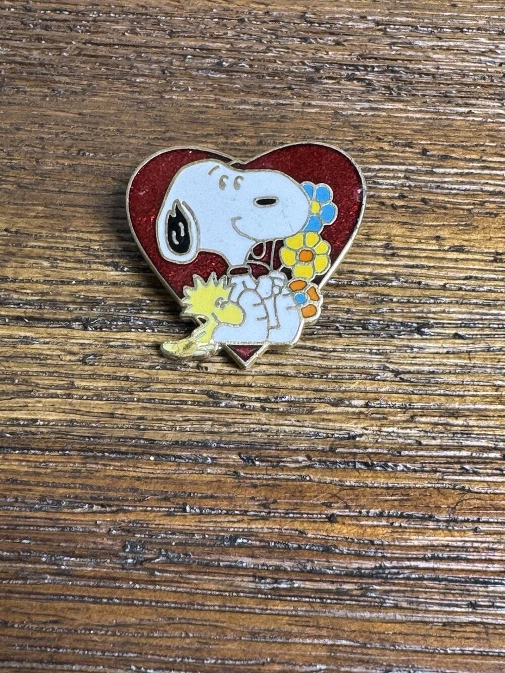 Vintage Aviva Snoopy Woodstock Heart Pin Flowers Peanuts Taiwan Brooch